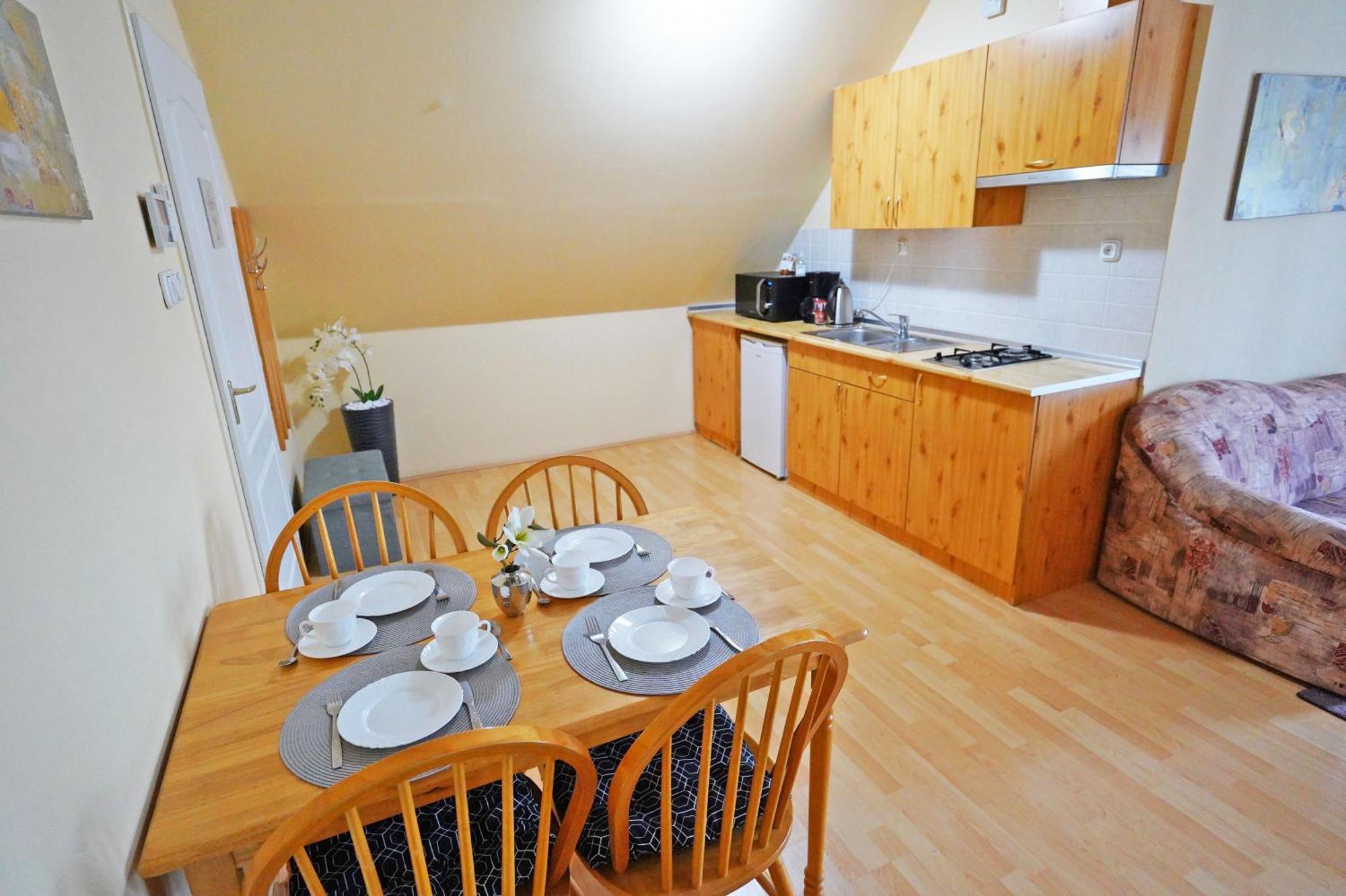 Apartman Brigitte Buekfuerdo ภายนอก รูปภาพ